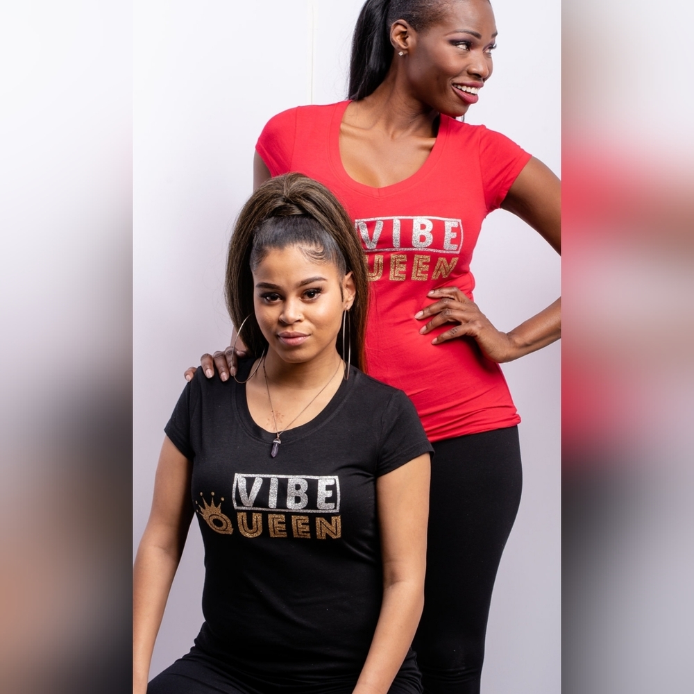 Vibe Queen Short Sleeve Tee - BLACK
